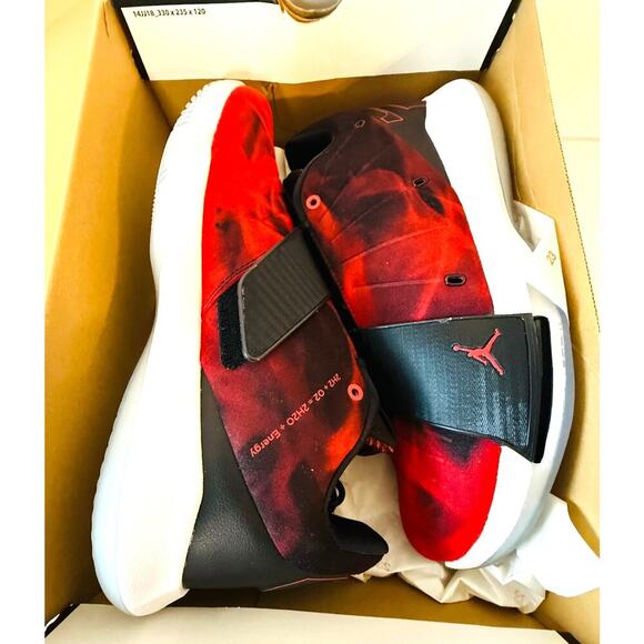 JORDAN CP3XI Rocket Fuel Red and Black 2018 NEW OG ALL Size 9.5 - Picture 2 of 7